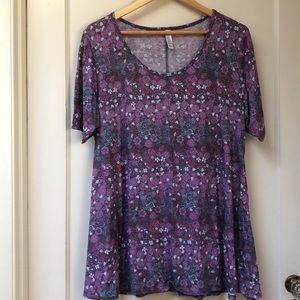 Flattering purple LuLaRoe Perfect Tee, size Large